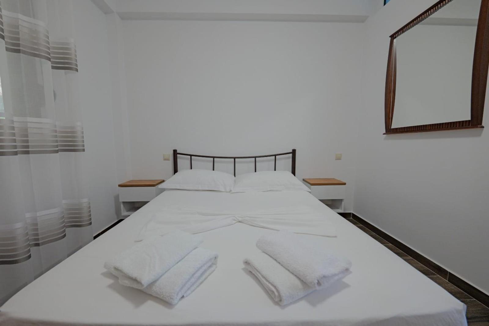 Eduard Lagji Apartament Lukove Room photo