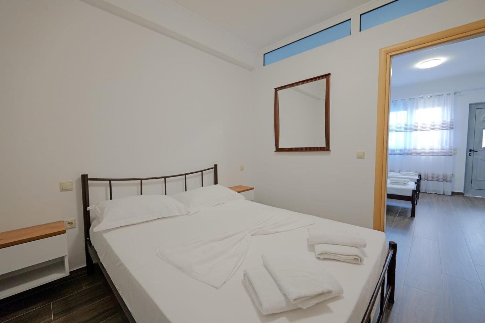 Eduard Lagji Apartament Lukove Room photo